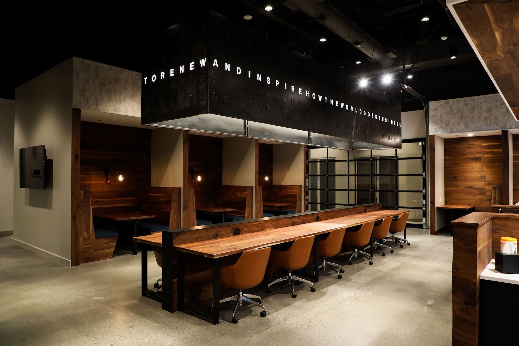 Roam_Lenox_shared-workspace