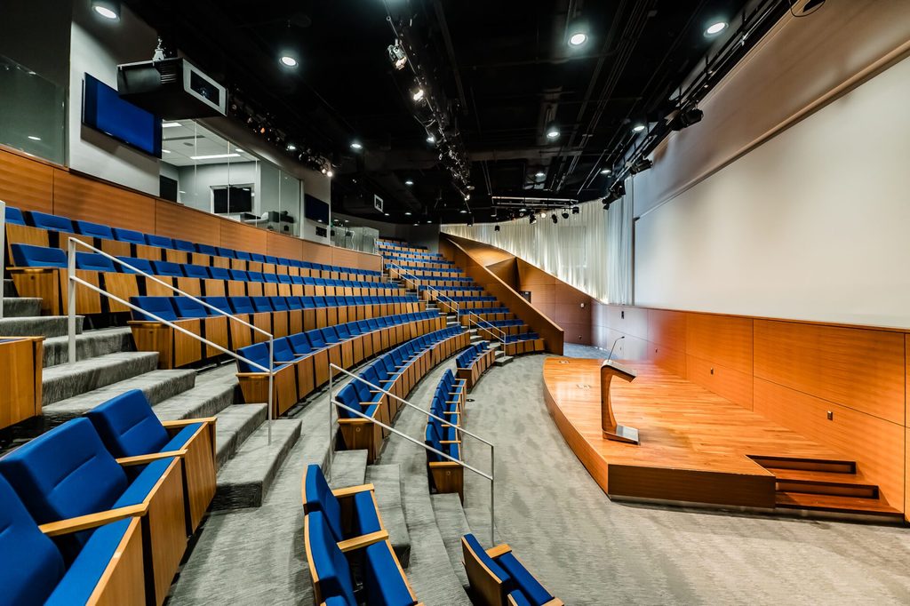 Roam theater